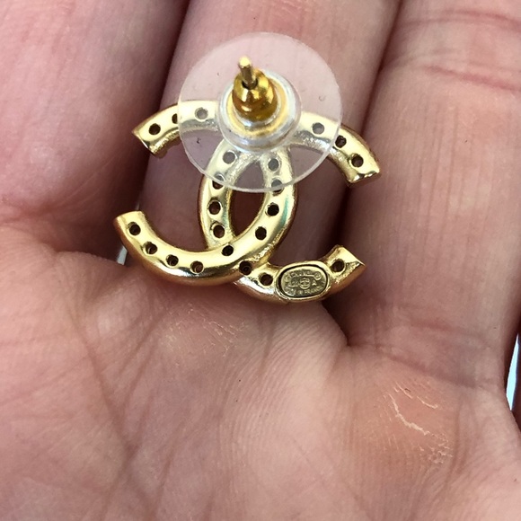 ❌SOLD❌CHANEL 20A Gold & Crystal Stud Logo Earrings - Picture 11 of 13
